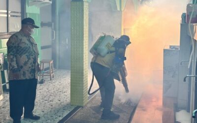 Fogging di Pondok Pesantren At-Tawazun: Ikhtiar Bersama Menjaga Kesehatan Santri