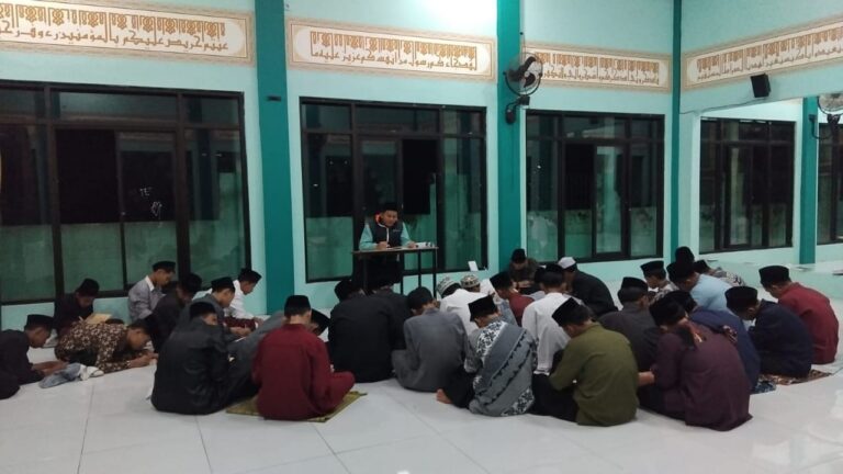 Ta’lim Ramadhan Berjenjang, Pesantren At-Tawazun Perkuat Ilmu dan Akhlak Santri