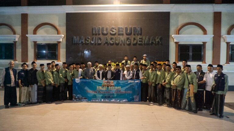 Usai Sidang Komprehensif, Santri Akhir At-Tawazun Laksanakan Rihlah Ruhiyah Ziarah Wali Jawa–Madura
