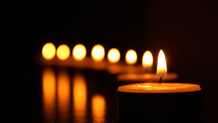 Lautan Lilin Iringi Refleksi Enam Tahun Santri Pondok Pesantren At-Tawazun Angkatan Ke-18