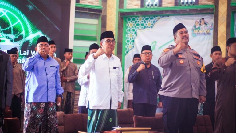 Keluarga Besar Pondok Pesantren At-Tawazun Sampaikan Apresiasi kepada IPTU Abah Budiman atas Penghargaan dari Presiden RI